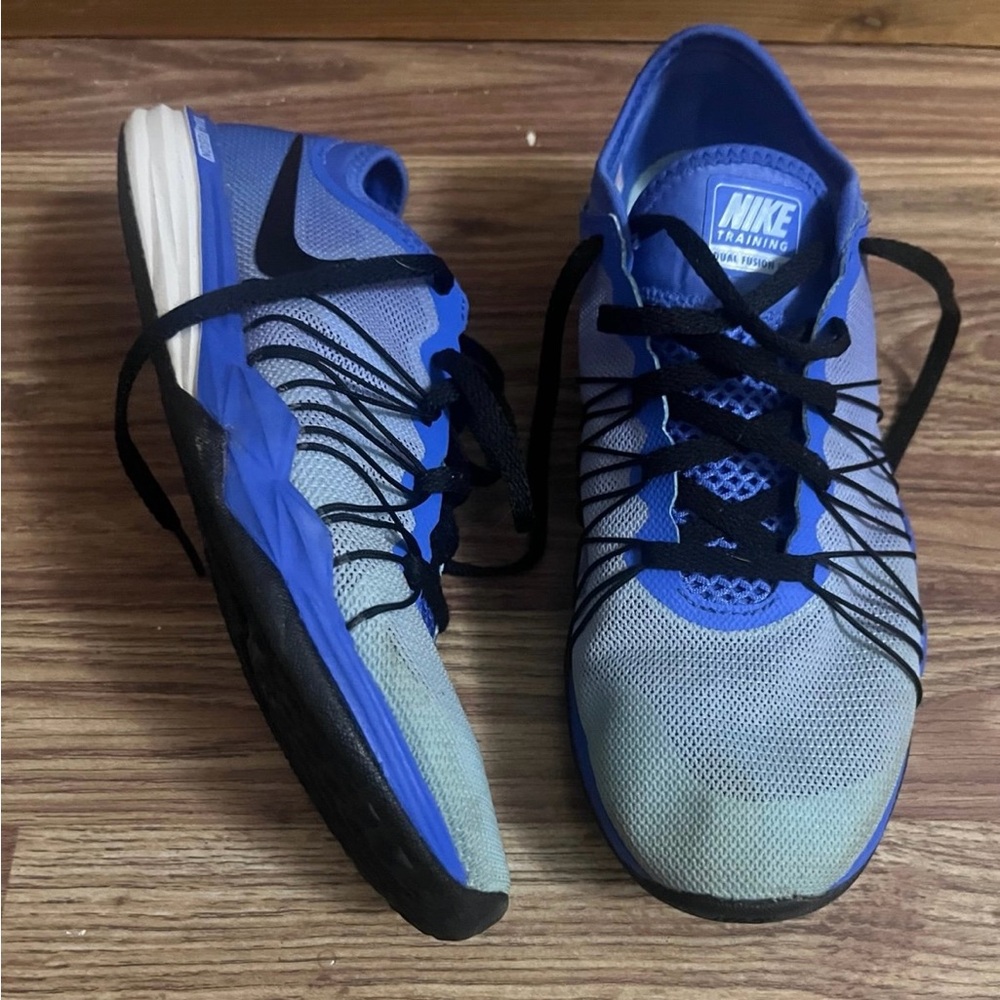 Nike training dual fusion hit women’s size 8